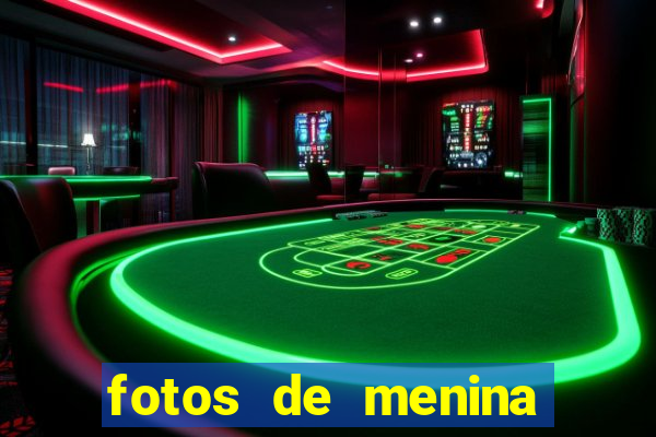 fotos de menina cacheada fake